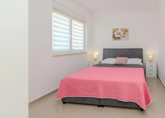 Appartamento With Parking Space - 24307