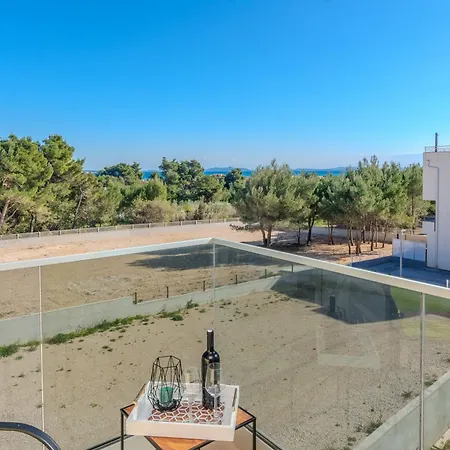 דירה With Parking Space - 24307